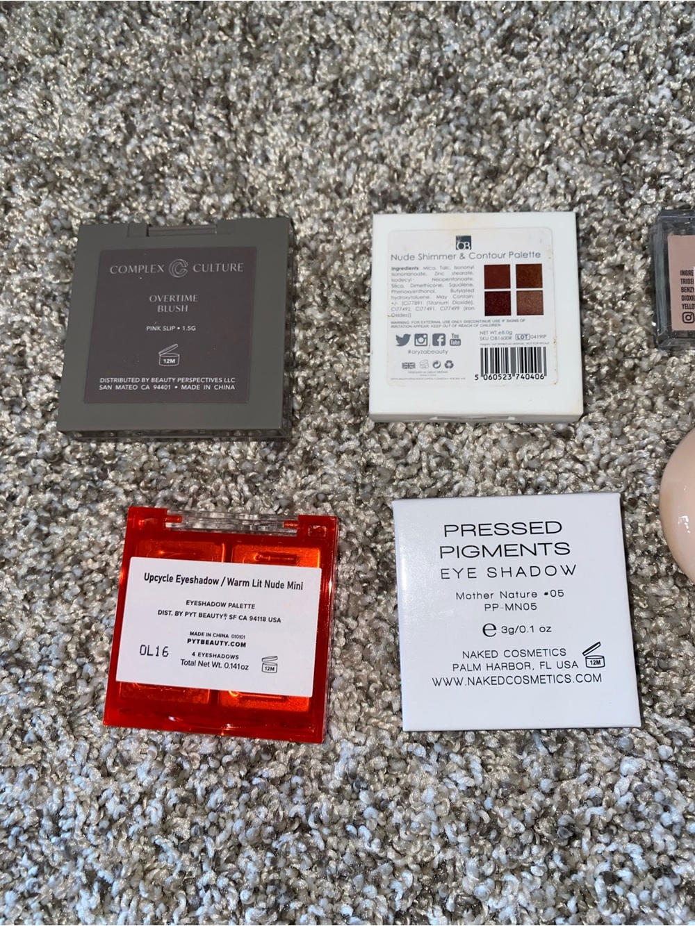 Makeup Sample Lot - Picture 4 of 5